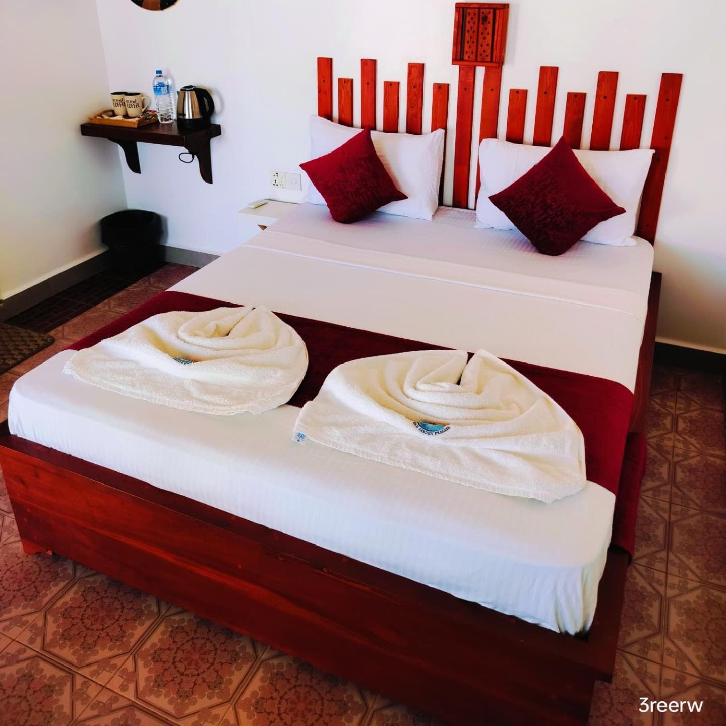 French Garden Pragash Beach Hotel Trincomalee Esterno foto